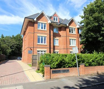 Claremont Avenue, Woking, Surrey, GU22 7SF - Photo 5