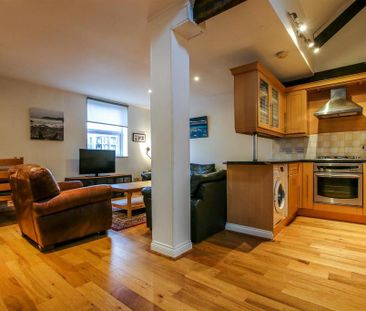 3 bedroom flat to rent - Photo 1