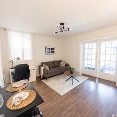 1 room apartment of 56m² in Montreal - Photo 2