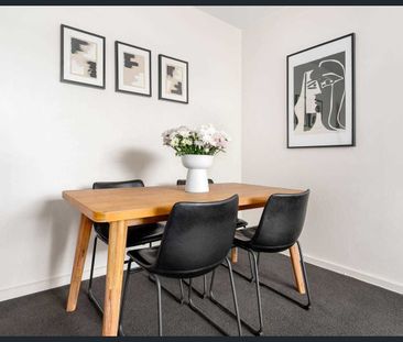 Style, Space, Your Ideal Bayside Place - Photo 3