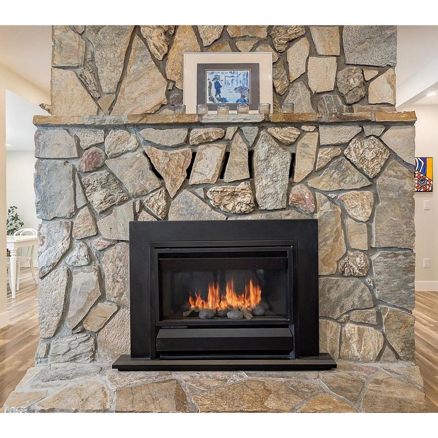 Upper suite in Peaceful Peachland! - Photo 1