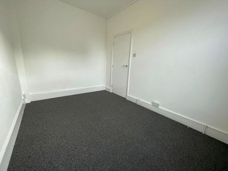 3 Bed Flat, Havelock Road, CR0 - Photo 2