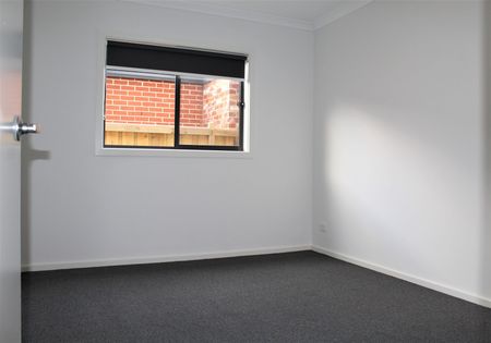 LUXURIOUS FAMILY HOME!!! - Photo 5