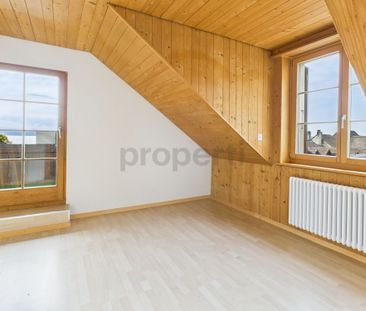 Charming 5.5-room apartment with gallery and lake view in Twann - Photo 3