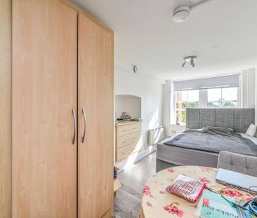 Studio to rent - Photo 3