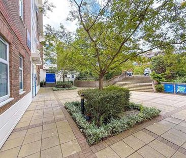 Heath Square, Haywards Heath - Photo 4