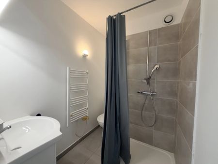 Location Appartement 1 pièce 29m² LA CIOTAT 13600 - Photo 5