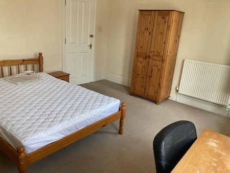 5 bedroom terraced house to rent - Photo 4