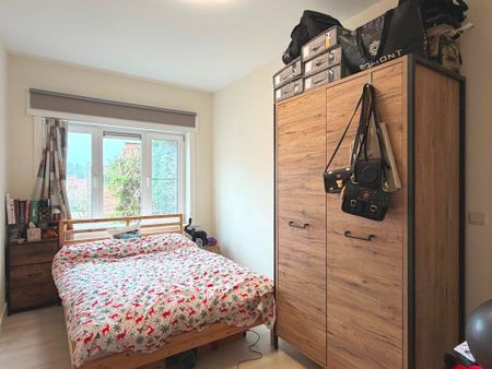 RuimTTweeslaapkamerappartement gelegen in de stationsbuurt Gent-Sint-Pieters. - Photo 3