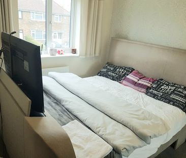 Room in a Shared House, South Parkway, LS14 - Photo 3