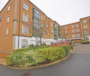 4 bedroom flat to rent - Photo 2