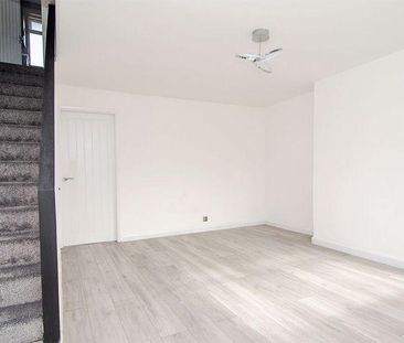 3 bedroom terraced house to rent - Photo 6