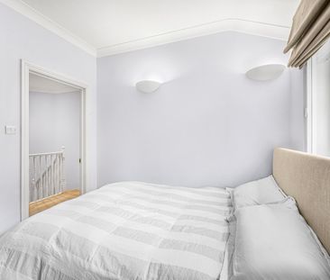 Bathurst Mews, Hyde Park, London, W2 - Photo 4