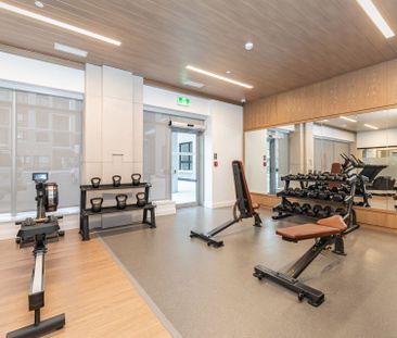 For Lease - 3250 Carding Mill Trail Unit# 410, Oakville, Ontario - Photo 2