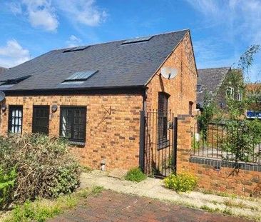 The Maltings, Newport Pagnell, MK16 - Photo 1