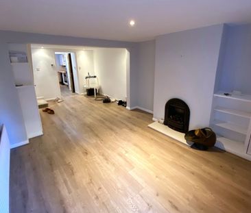 Brooklands Lane, Weybridge - 2 bedrooms Property for lettings - Sey... - Photo 5