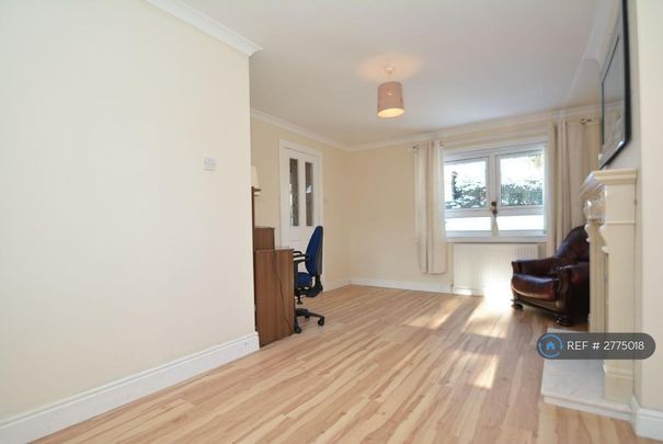 2 bedroom end of terrace house to rent - Photo 1