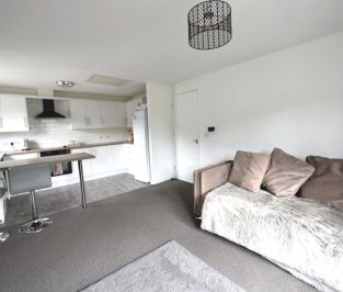 2 bedroom Flat in Flat 26, Leeds - Photo 1