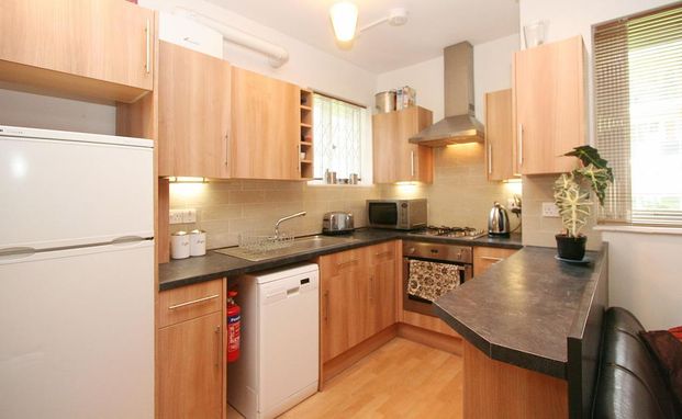 1 bedroom in a flat share to rent - Photo 1