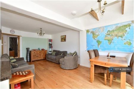 4 bedroom bungalow to rent - Photo 4