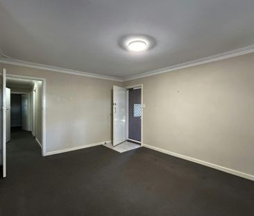 COTTAGE STYLE TUCKED AWAY IN EAST BUNBURY - Photo 2