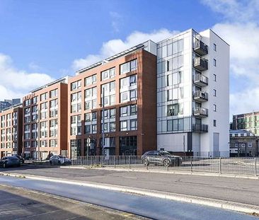 Stunning 2-bedroom apartment located on the upper floor of this dev... - Photo 6