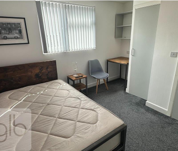 1 bedroom in a house share to rent - Photo 2