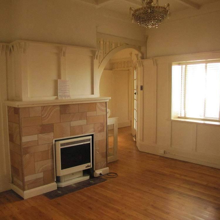 FOUR BEDROOM IN CBD LOCATION - Photo 1