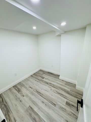 For Lease - 2 - 6 CRAIG Drive, Kitchener, Ontario - Photo 2