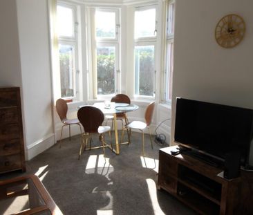 2 bedroom ground floor flat to rent - Photo 3