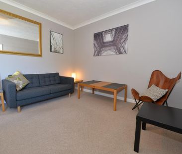 4 bedroom semi-detached house to rent - Photo 2