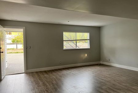 9082 144 Street, Surrey (Ground level suite) - Photo 2