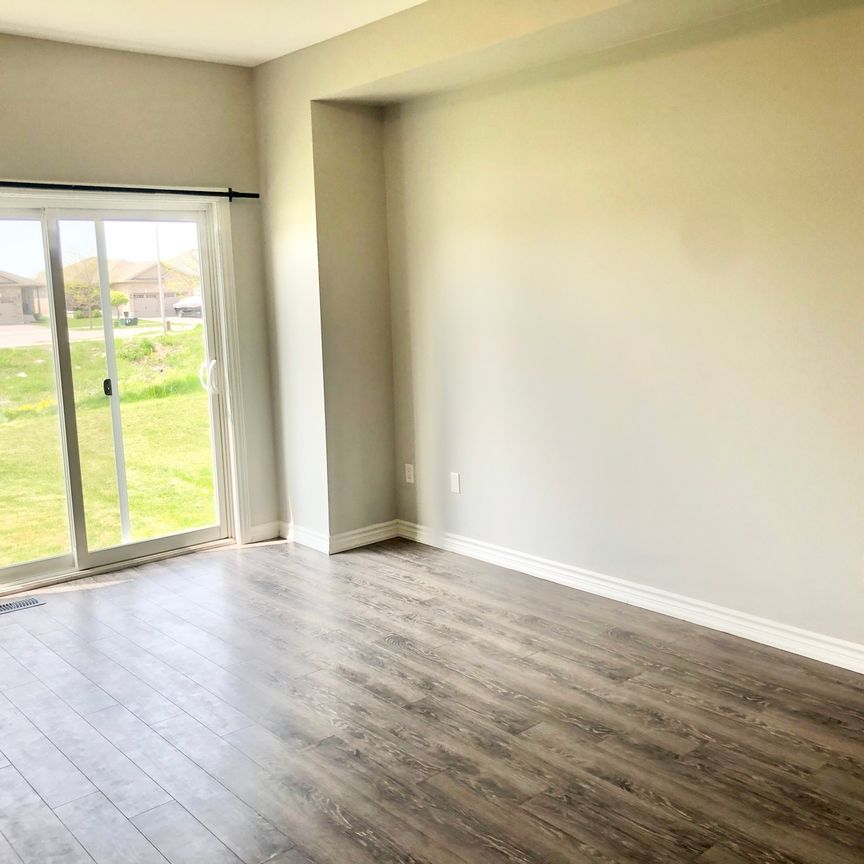 4 Tegan Crt, Odessa, ON K0H 2H0 - Photo 1