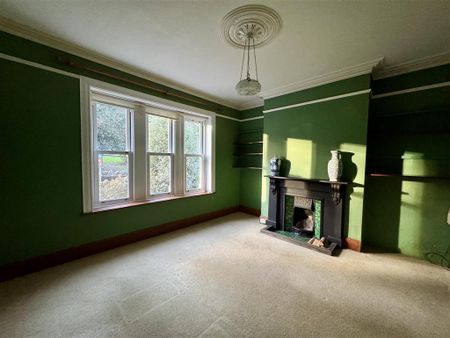 4 bedroom semi-detached house to rent - Photo 2