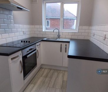 2 bedroom maisonette to rent - Photo 3