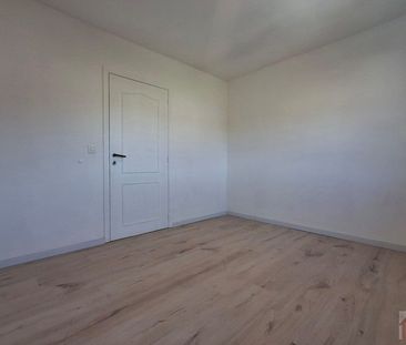 Ruim 2 slaapkamer appartement met paking! - Photo 4