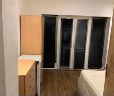 1 bedroom in a house share to rent - Photo 6