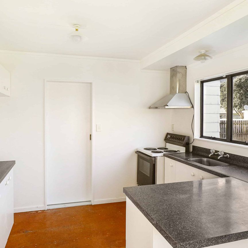 Tidy three bedroom home! - Photo 1