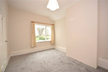 42, Newlaithes Road, Horsforth, Leeds, West Yorkshire, LS18 4LG - Photo 4