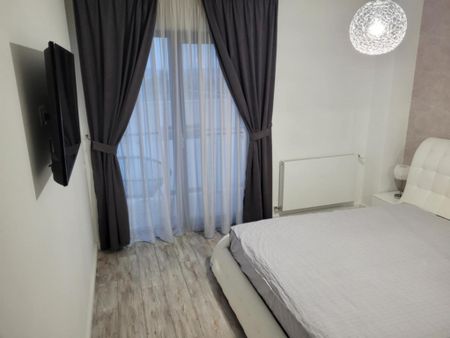 Apartament 3 camere, 84 mp, zona Craiovita Noua - Fantasy Pa - Fotografie 4