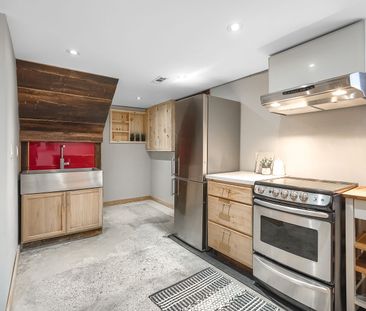 For Lease - 6 Thirty First Street Unit# LOWER, Toronto, Ontario - Photo 6