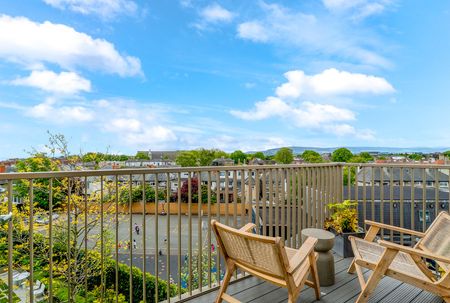 APARTMENT 307, SHORE CLUB, BEACH ROAD, DUBLIN 4, D04 W8P3 - Photo 2