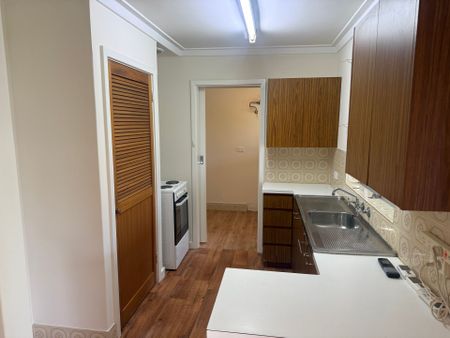 Neat As a Pin Home in Quiet Pocket. - Photo 3