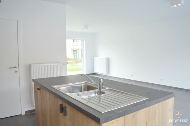 Prachtige gezinswoning met 3 slaapkamers en vlotte bereikbaarheid te Deerlijk - Foto 1