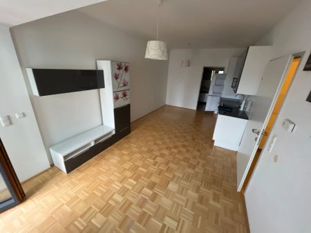 Gepflegte 2-Zimmer Wohnung mit Loggia und möblierter Küche in bekannter Wohnlage in Gaspoltshofen - Photo 2