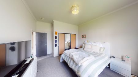 City Centre - 3 Bedrooms - Photo 2