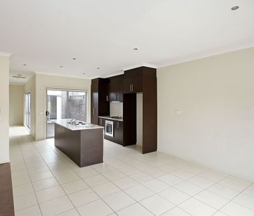 Unit 2/11 Toledo Crescent, Point Cook. - Photo 3