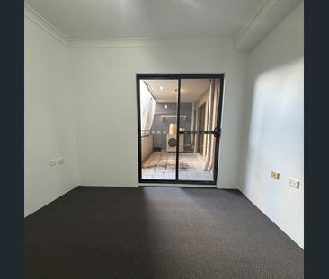 Fully Renovated 2-Bedroom Unit in Prime Blacktown Location! - Photo 4