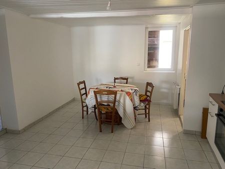 Location Appartement 3 pièces 45m² ST TRIVIER DE COURTES 01560 - Photo 2