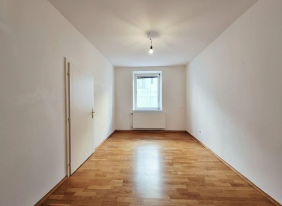 110,65 m² im 1. OG – großzügige Raumaufteilung & historischer Wohnbereich - Photo 1